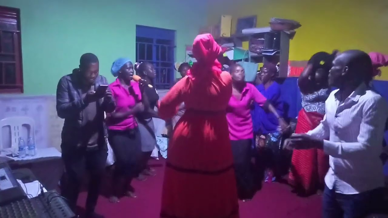 hott massive praise. dance and rejoice for the Lord