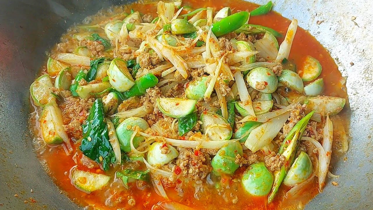 แกงมะละกอมะเขือเปราะหมูสับ แกงอย่างไรให้ออกมาน่าทาน มะเขือสีสดสวยไม่ดำ เทคนิคง่ายๆหลายคนอาจไม่รู้