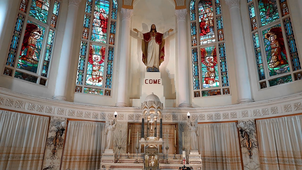 St. Peter's Church Bandra / Holy Mass Sunday 09th January 2022 9:00 am