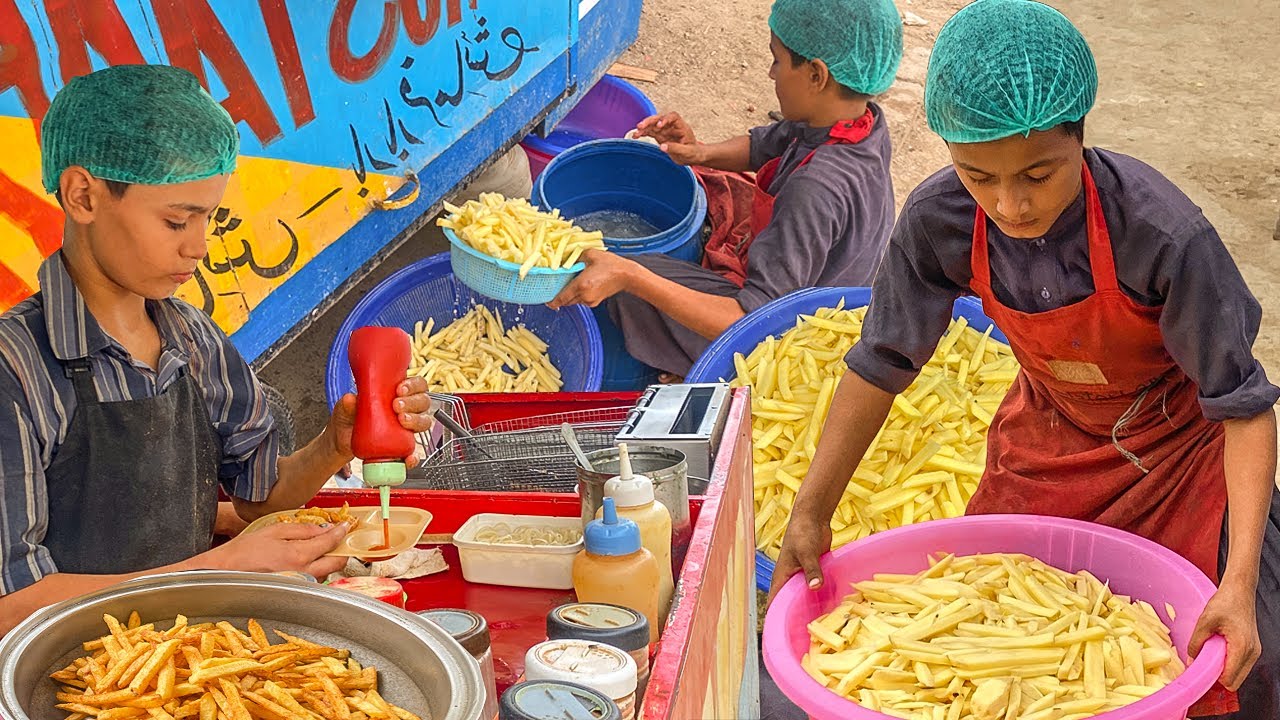 Small Kid Selling French Fries | Hard working Afghani Kid | Roadside Crispy French Fries Karachi