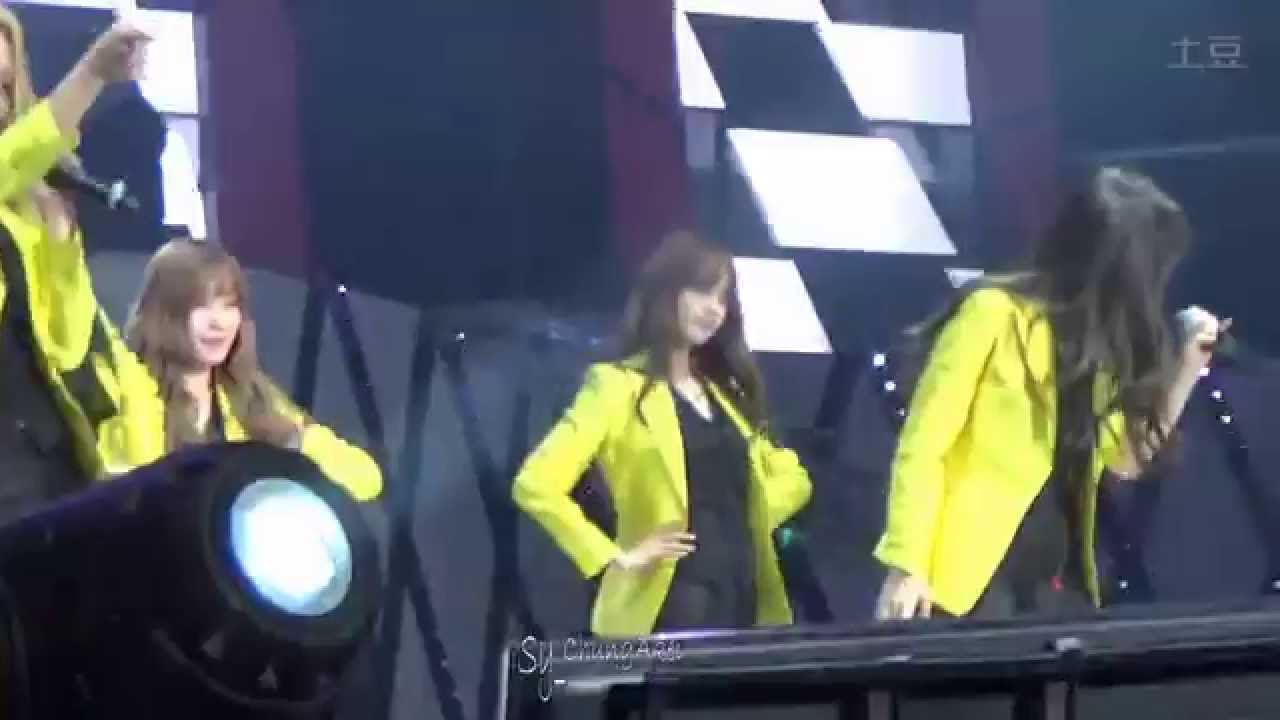 [fancam] 141121 SNSD 南京FM Taeyeon - Mr Mr