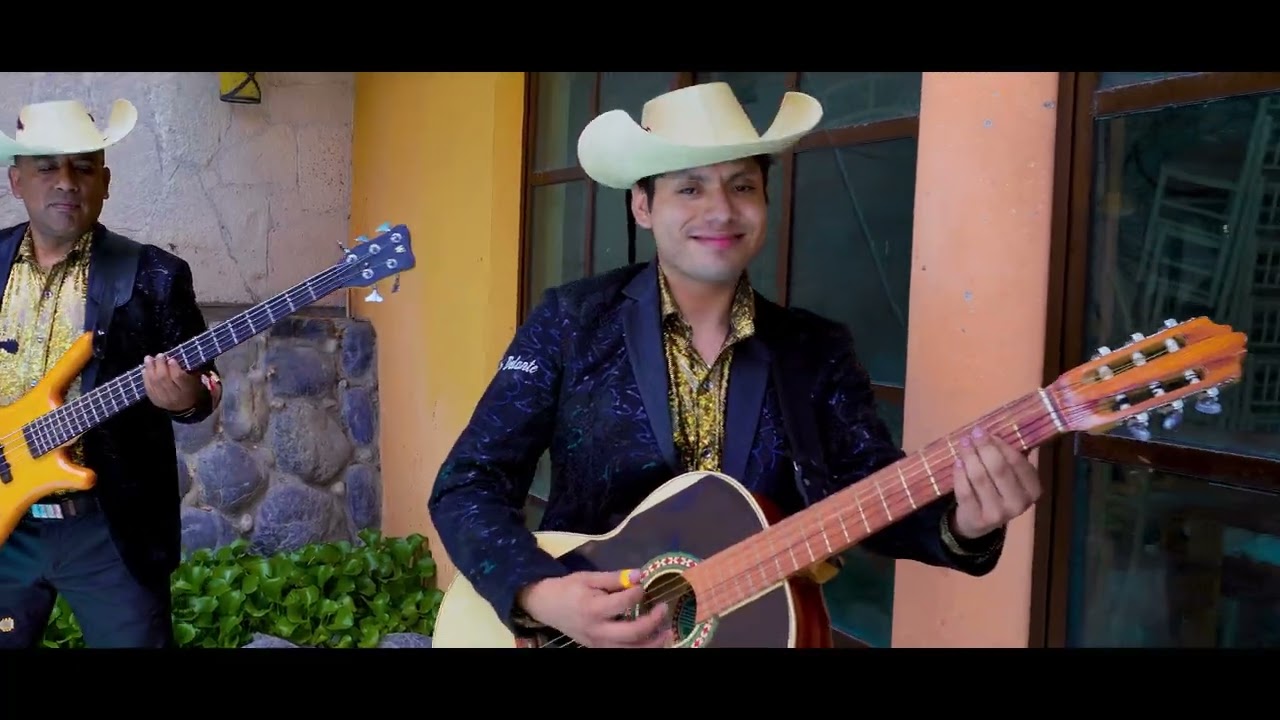 Carlos Benitez y sus Jefes de la Sierra- A Puro Dolor