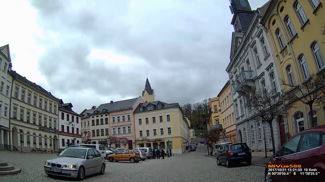 D: Stadt Bad Lobenstein. Saale-Orla-Kreis. Kleine Fahrt durch den Ort. Oktober 2017