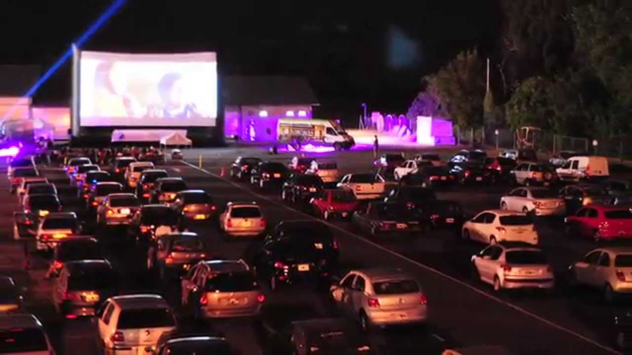 Autocine Cinergia con Pantalla 16m x 10m