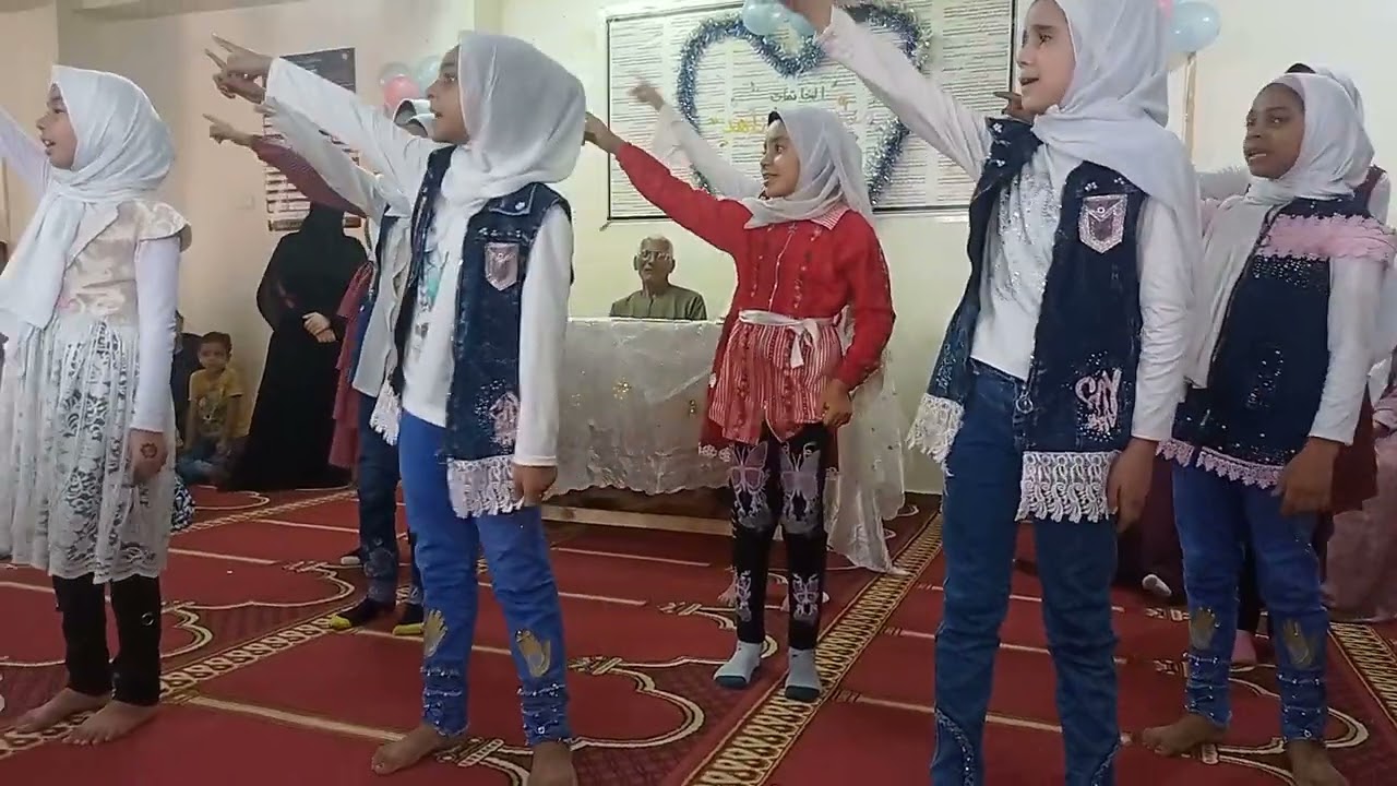 أنا القرآن ربانى آداء فريق عصافير الجنة بمكتب دار السلام في حفل ختم القرآن لطالبتان بالمكتب