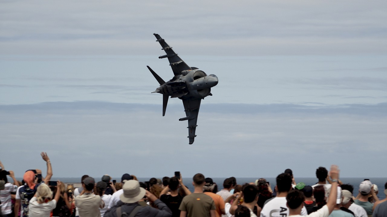 Захватывающее сверхнизкое выступление AV-8B Harrier | Gij&oacute;n Air Festival 2026