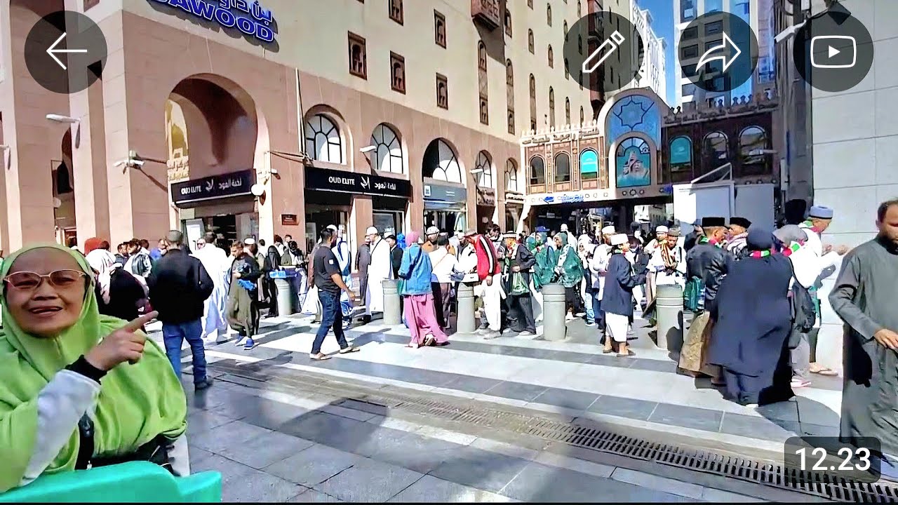 review suasana di siang Hari dekat hotel al aqeeq dan al ansor golden tulip di madinah almunawwaroh