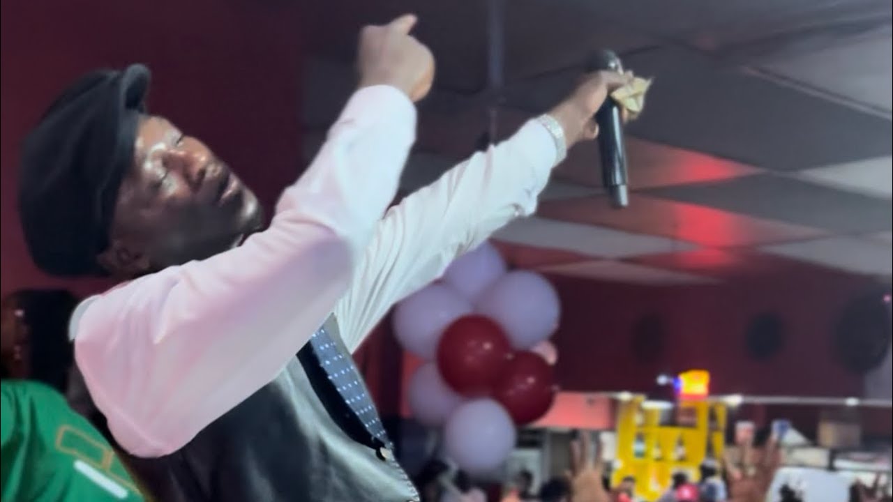 Jah Master Hello Mwari / vhuramai baba tichafa havapere stage yakasara iriyavo live Big Apply