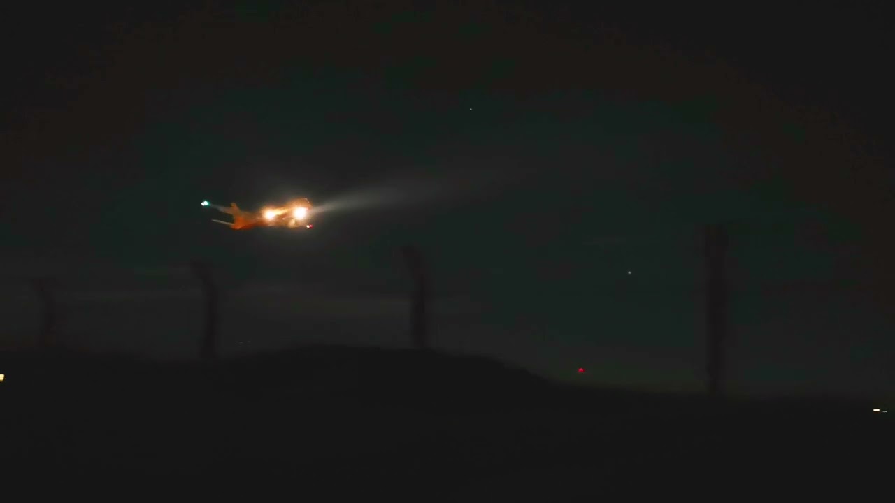 EMA Freight Night - Cargo Plane Landing: Boeing 757 33 Years Old
