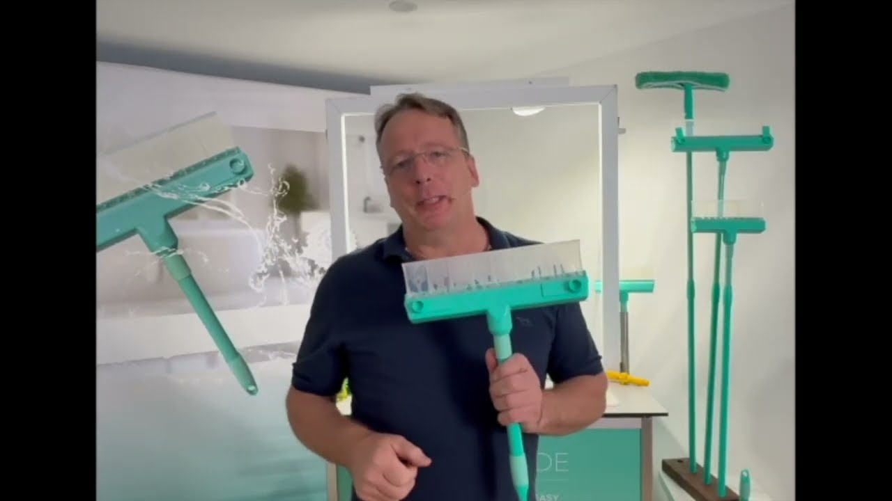 Window Cleaning made easy with Aqua Blad  by Easl Light  the original german super squeege
