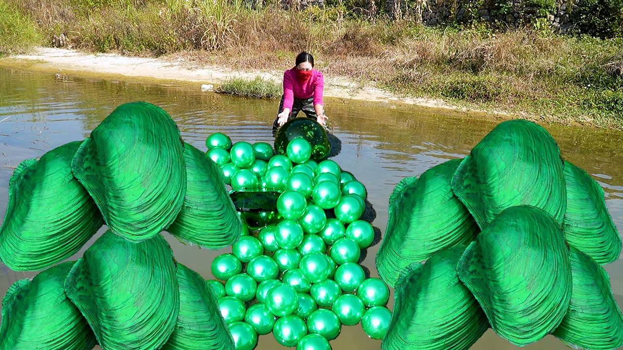The giant green clams bring me good luck, with countless sparkling green pearls that are so charming