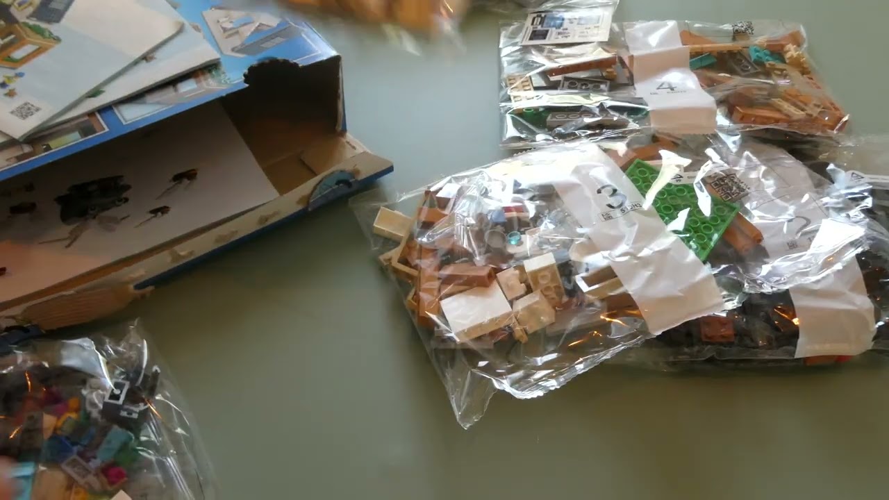 Unboxing Lego City Family House And Electric Car SET 60398