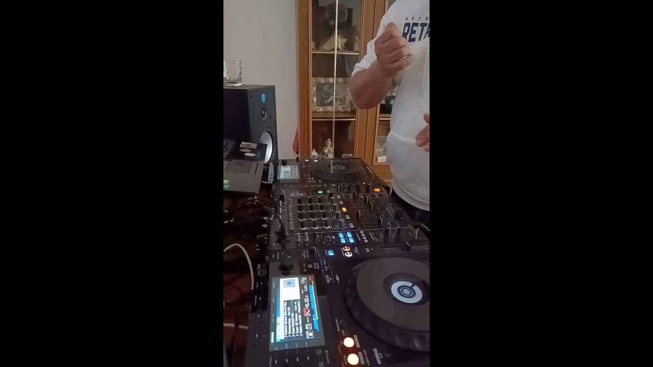 Deep house techno
