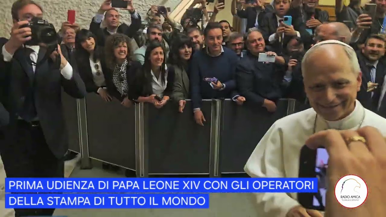 PRIMA UDIENZA DI PAPA LEONE XIV CON LA STAMPA DI TUTTO IL MONDO