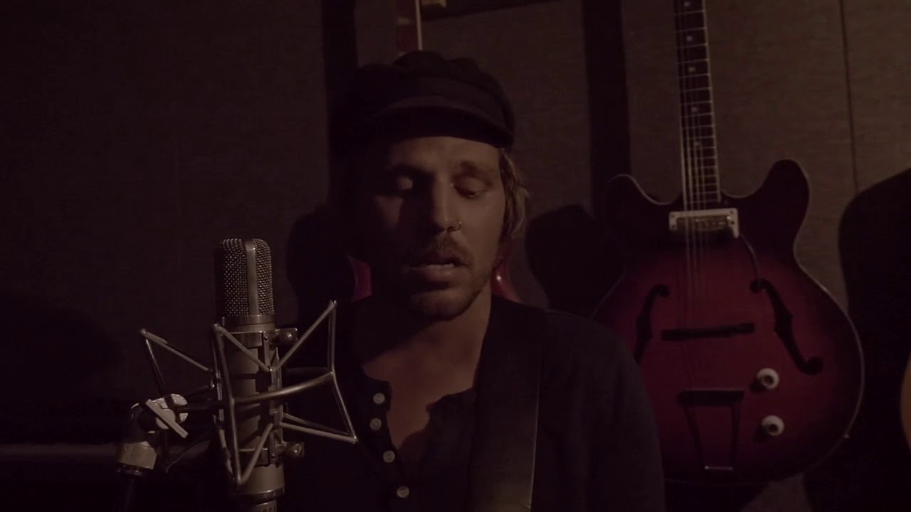 Hallelujah -Leonard Cohen/Jeff Buckley Cover - (Kyle Lionhart)