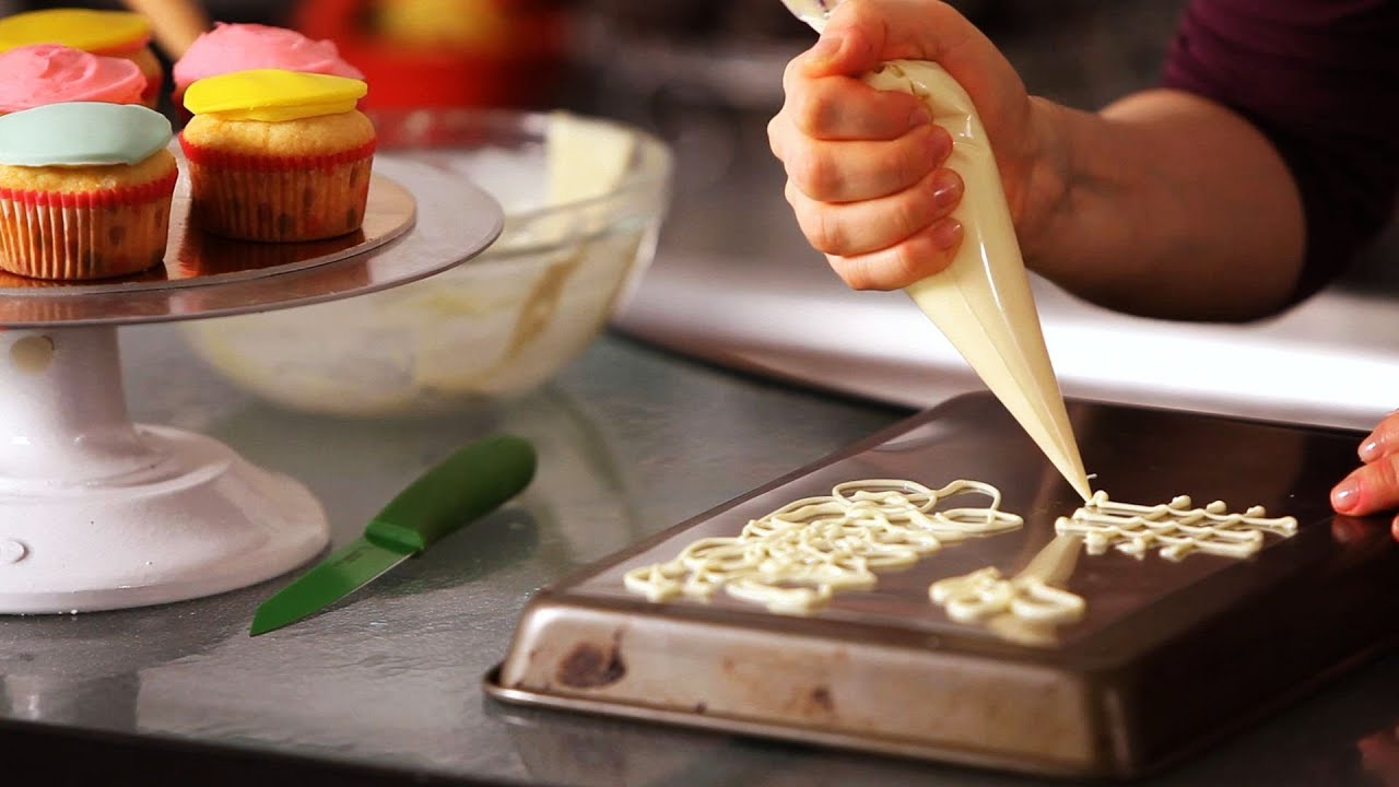 How to Make White Chocolate Decorations | Cake Decorating