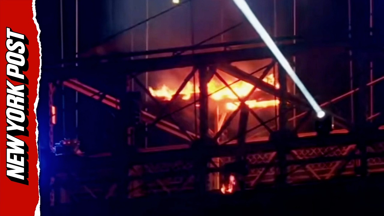 Brooklyn Bridge Catches Fire During Fourth Of July Fireworks Display