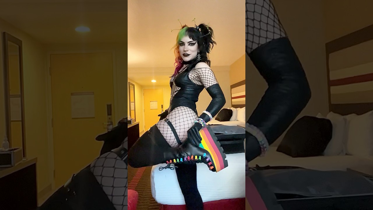 EDC DAY 1!! LFG! 🌈😍🥰 #edc #rave #raver #techno #saralandry #makeup