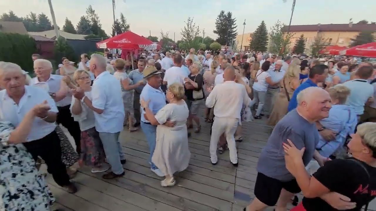 15 sierpnia 2025 Na dechach brakuje wolnego MIEJSCA Ludowa Dożynkowa ZABAWA w POTWOROWIE 