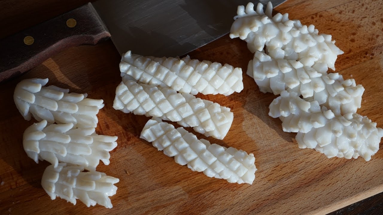 Amazing Squid Cutting Lesson - Sharpen your knifes! - Morgane Recipes