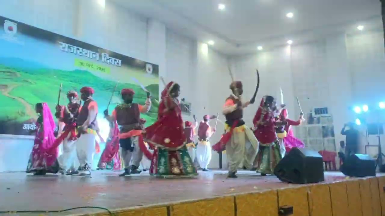 👑🏹राजस्थान दिवस पर एकलव्य नवयुक मंडल बारि सिया तलाई कि टीम की ओर से नृत्य प्रस्तुति बांसवाड़ा 🏹