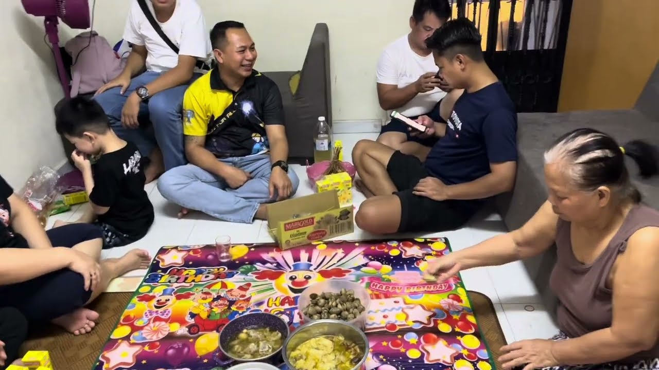 Группа поваров Уку Белиау и Нгадан Хан