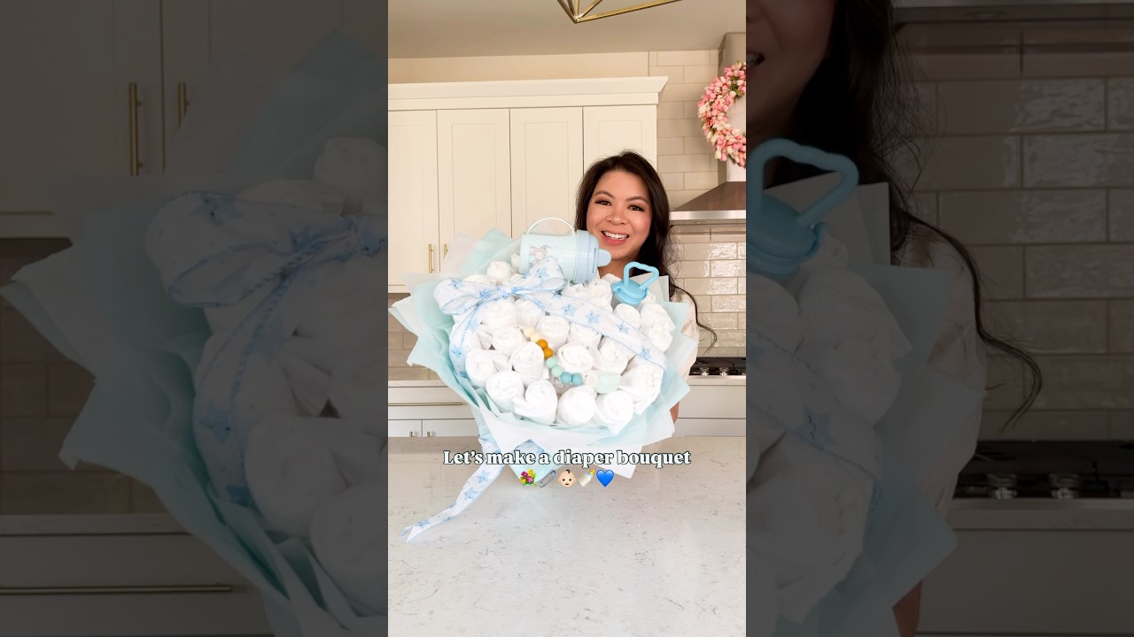 DIY DIAPER BOUQUET! 💐🍼 #diaperbouquet #babyshowergift #newmomgift