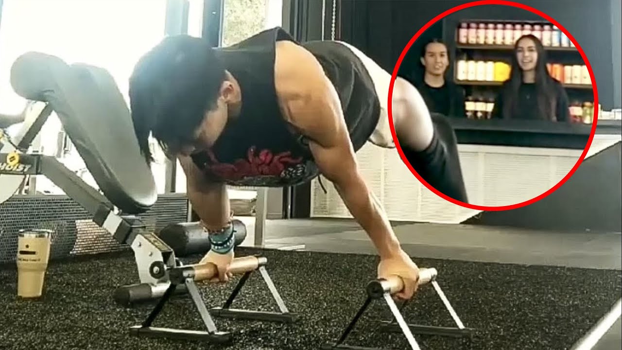 Girls At The Gym React To Calisthenics