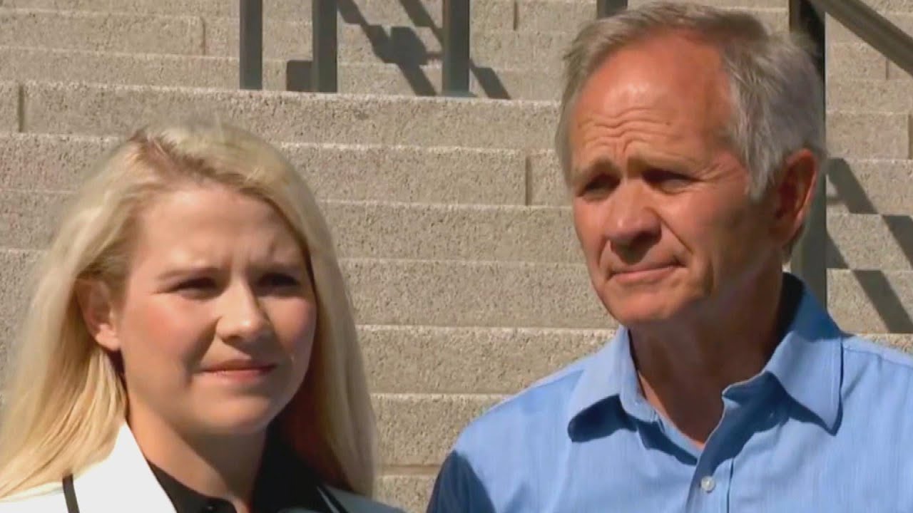 Elizabeth Smart&rsquo;s Father Comes Out as Gay on Facebook