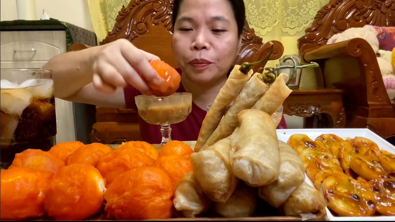 EATING PINOY STREET FOODS!!