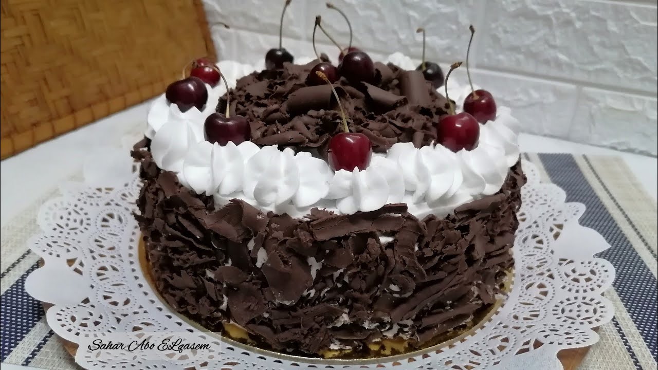 تورتة البلاك فورست (كيكة الغابة السوداء) 🍒🍒 بطريقة سهلة للمبتدئين لذيذة وناعمة تذوب بالفم👌