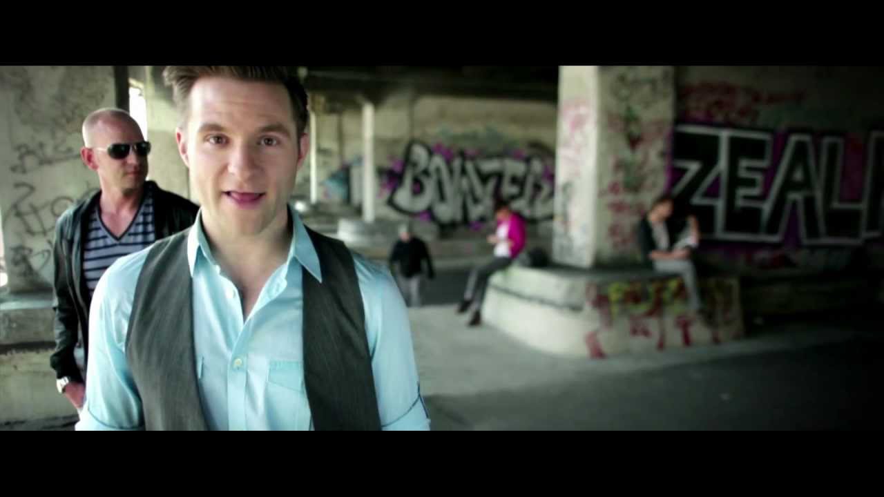 Daniel Wanrooy & Blake Lewis - Stay In The Moment (Official Music Video)