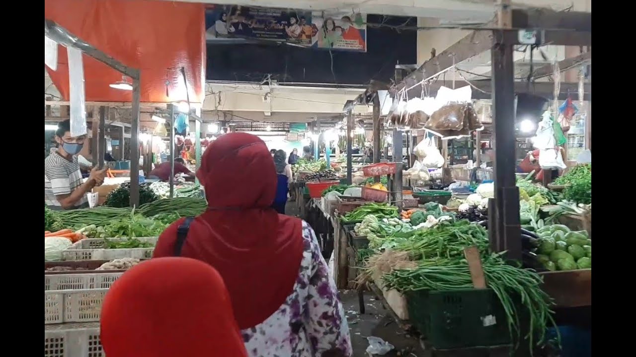 Pasar Baru - The Biggest Market in Tanjung Pinang - Many choices of products for daily needs