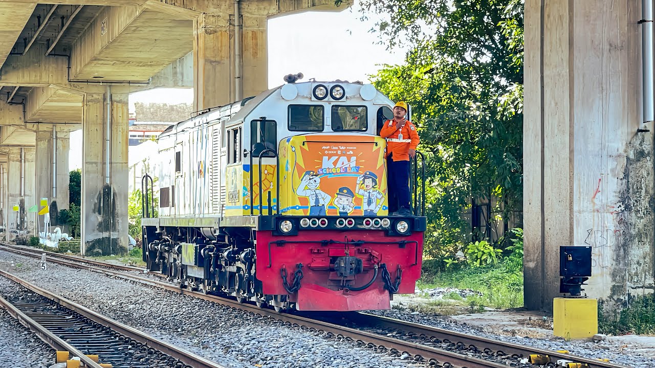 BERBURU KERETA API !!! CC 201 92 06 MDN Stiker Scholiday & KA SIANTAR EKSPRES Meliuk Indah