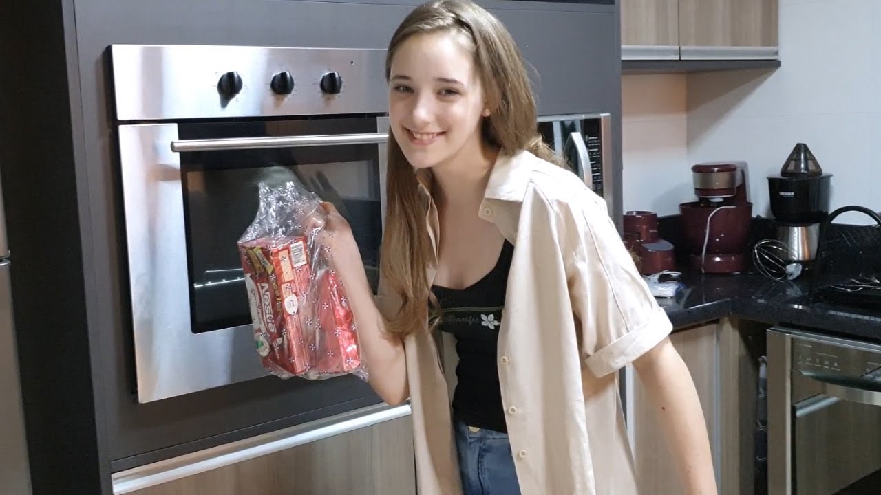 FIZ UMA SURPRESA A MINHA CUNHADA!