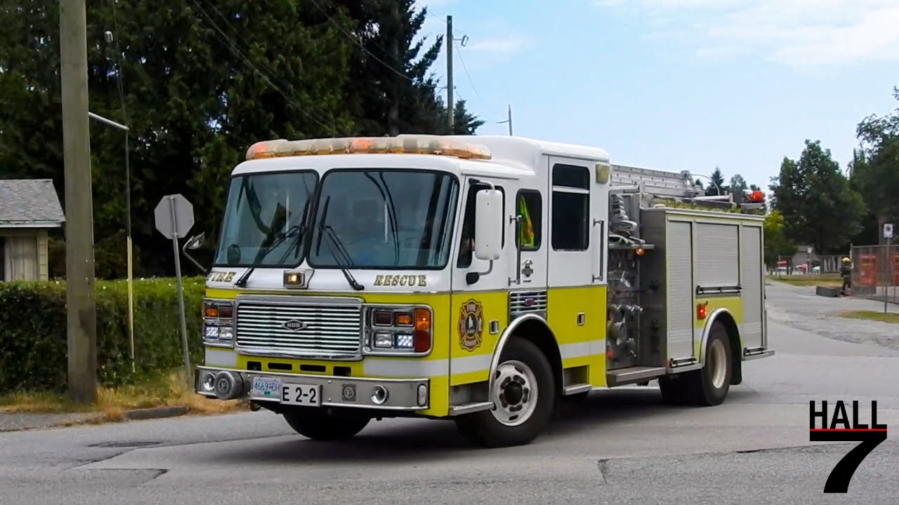 Surrey Fire Service - Engine 2-2 & BCEHS Responding