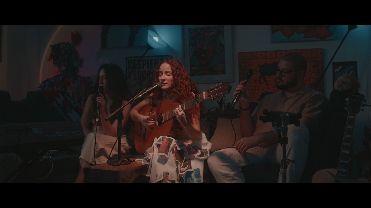Michelle Espinosa - Tú en La Casa en Llamas