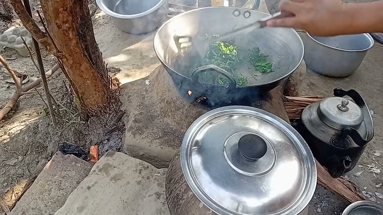 Green mallow with fermented soya beans  curry 