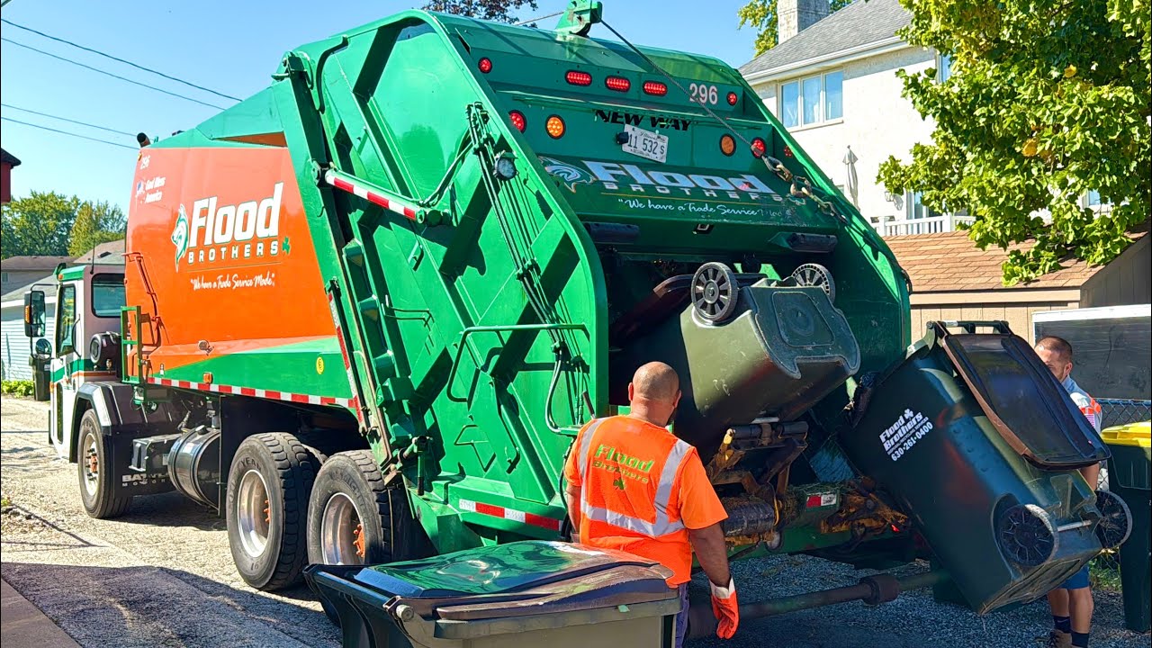 Flood Bros New Way Rear Loader Garbage Truck Packing Yard Waste