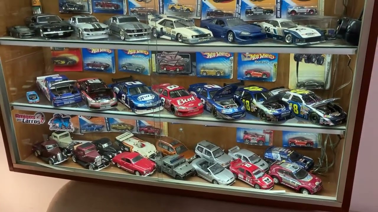 Coleção de Miniaturas 1:43 e algumas 1:24