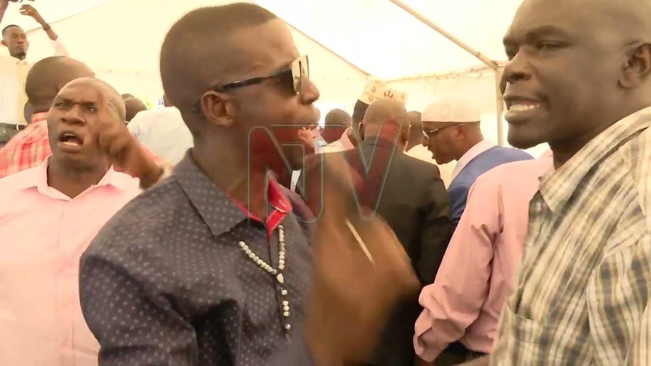 Taxi drivers walk out of meeting with transport ministry officials