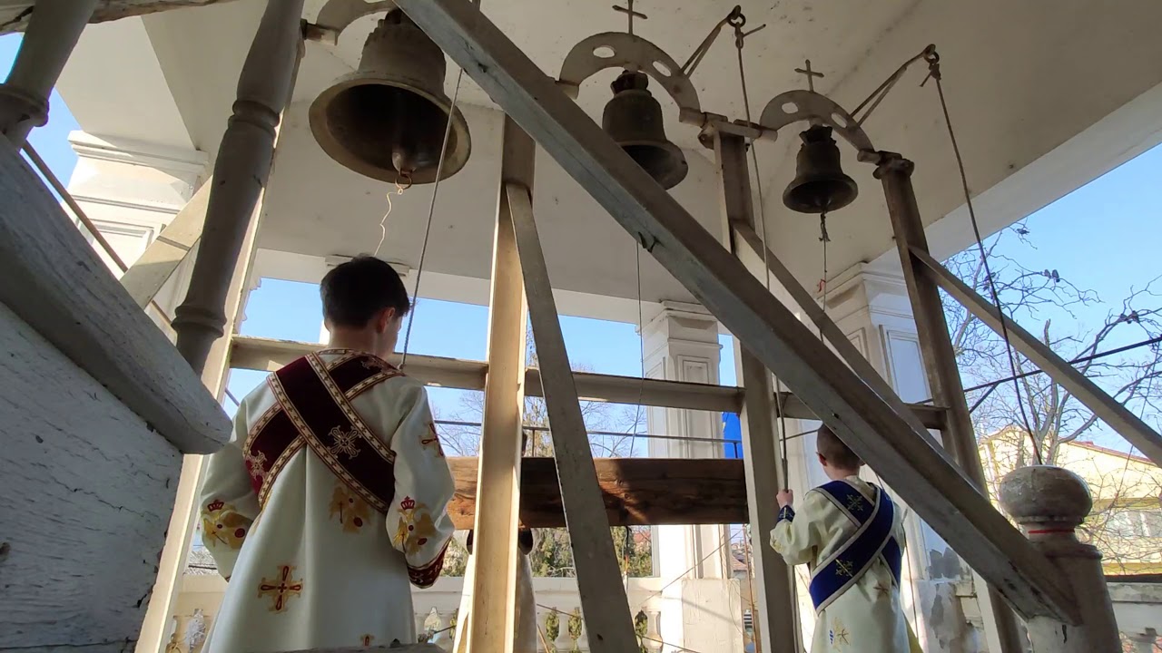 SFÂNTA LITURGHIE/DIVINE LITURGHY