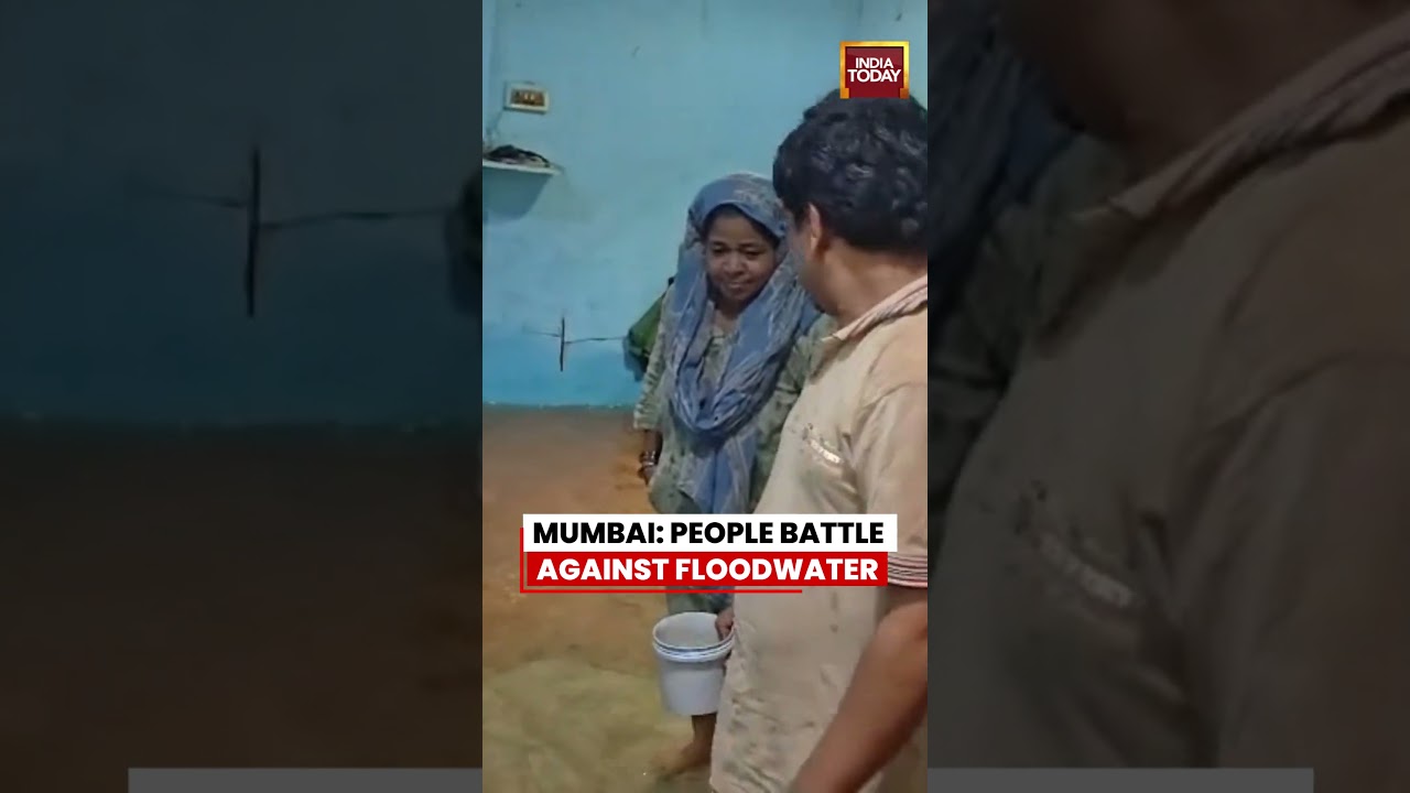 Mumbai Rains: Children Scoop Out Floodwater From Homes As Heavy Rain Continues #mumbairains