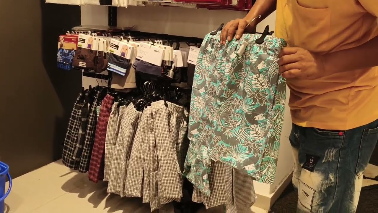 टाइटल: आज का दिन बहुत भारी पड़ा! 💸 कोलेनचेरी मॉल की मस्ती और मस्ती... 😂 #Kolenchery #KolencheryVlog