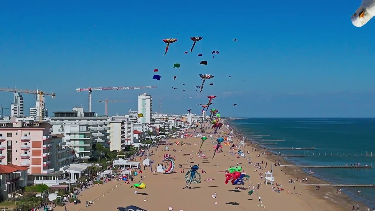 JESOLO BEACH & KITE FESTIVAL 2025 - Festival degli Aquiloni in volo 4k -  by Giovanni Rosin - John