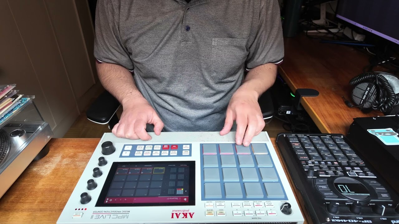 Marci Supreme - Akai Atari (Live Session)