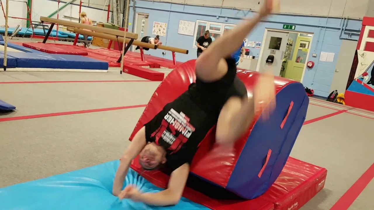 30yr Old Tries Gymnastics | Adults Gymnastics Vlog #1