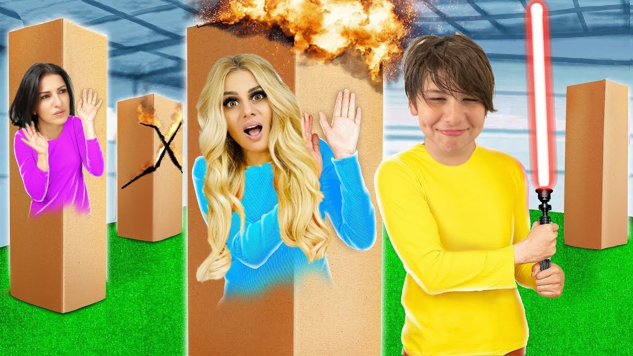 EXTREME ΚΡΥΦΤΟ ΜΕΣΑ ΣΤΑ ΧΑΡΤΙΝΑ ΚΟΥΤΙΑ CHALLENGE !
