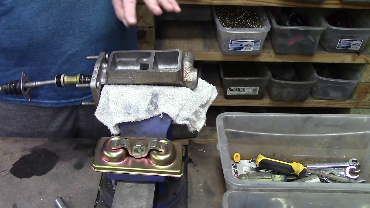 MOPAR MASTER CYLINDER: PISTONS STUCK TOGETHER (PART 1)