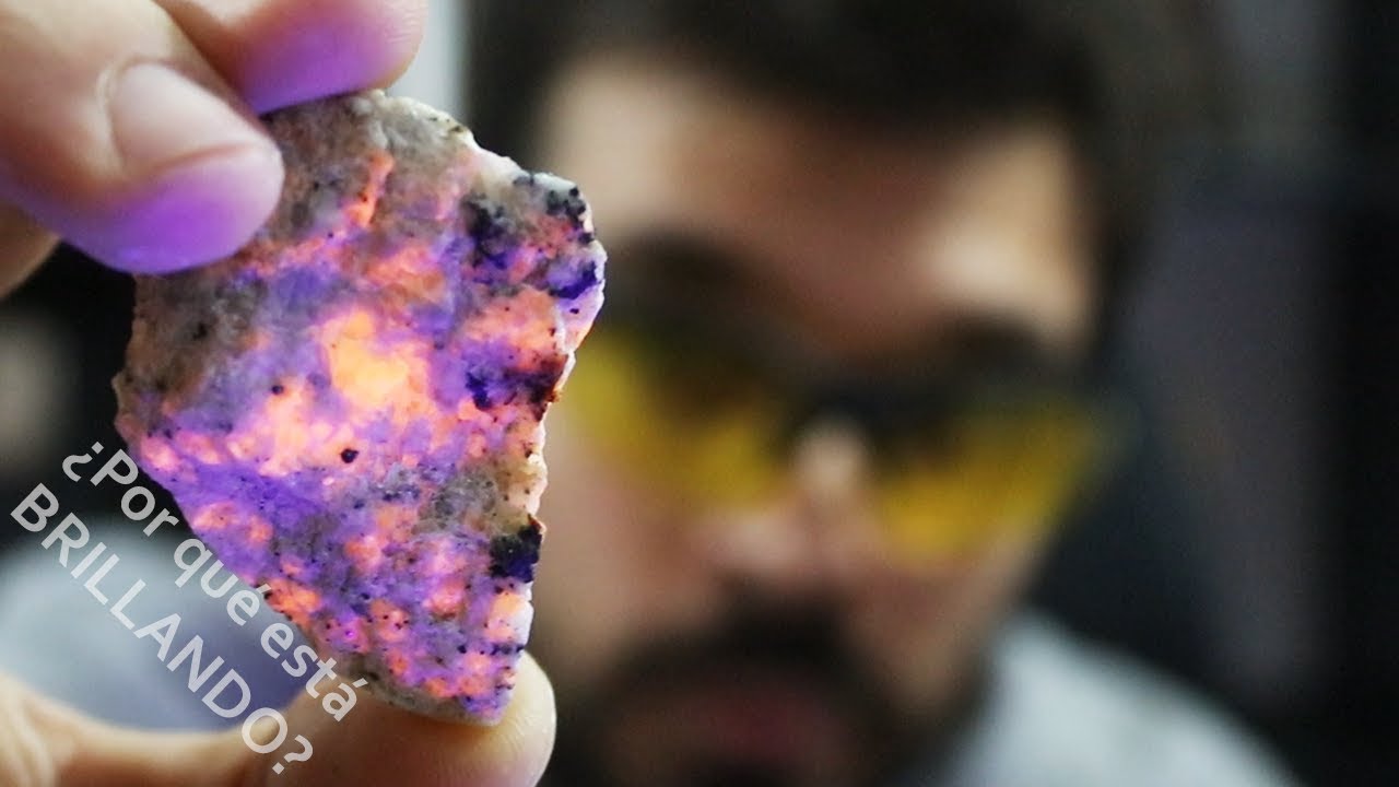 MINERALES que EMITEN LUZ los días nublados: ¿REALIDAD o FICCIÓN?